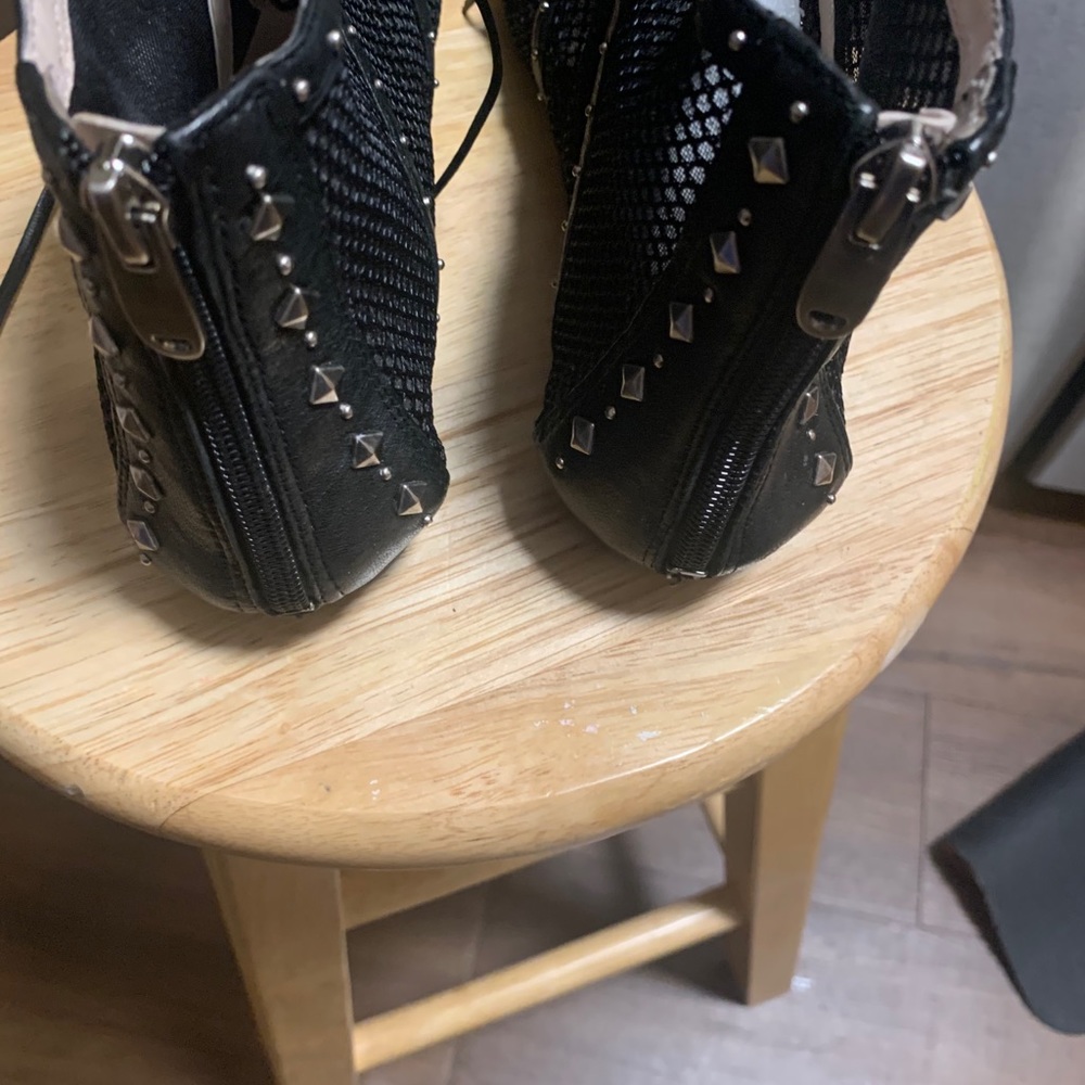 Shoes - Picture 6 of 6